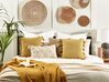 Bawełniana poduszka dekoracyjna z frędzlami 45 x 45 cm żółta LYNCHIS_838702