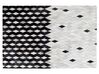 Dywan patchwork skórzany 140 x 200 cm czarno-biały MALDAN_806251