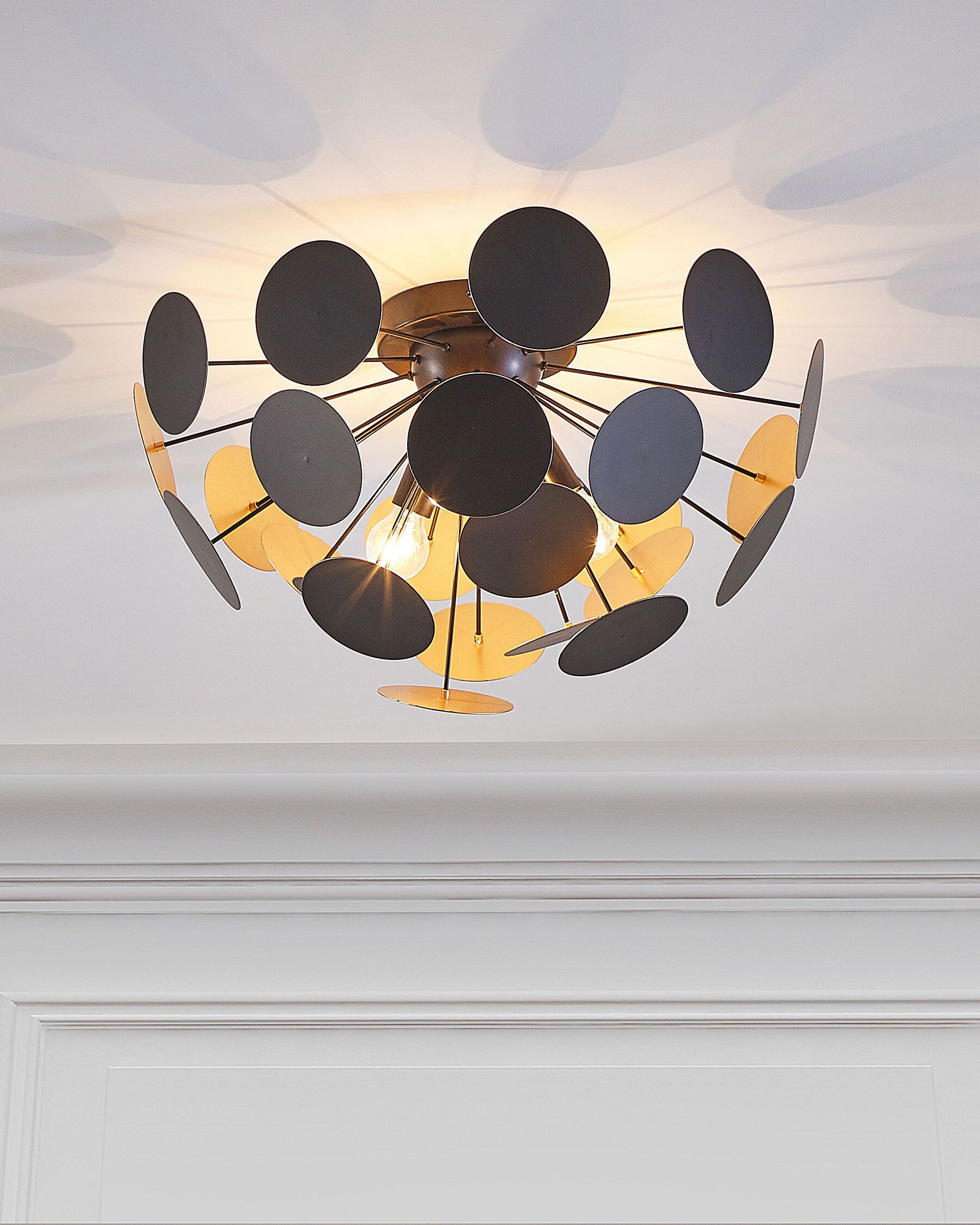 Deckenleuchte schwarz / gold 3-flammig geometrisch MARITSA | Beliani.de