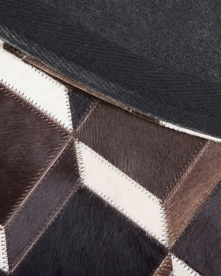 Round Cowhide Area Rug ⌀ 140 cm Brown ALPKOY Beliani.co.uk