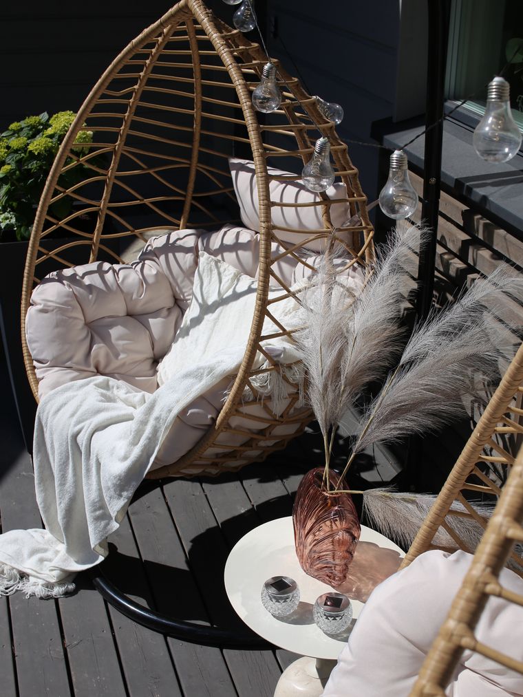 PE Rattan Hanging Chair with Stand Natural ARSITA Beliani.co.uk