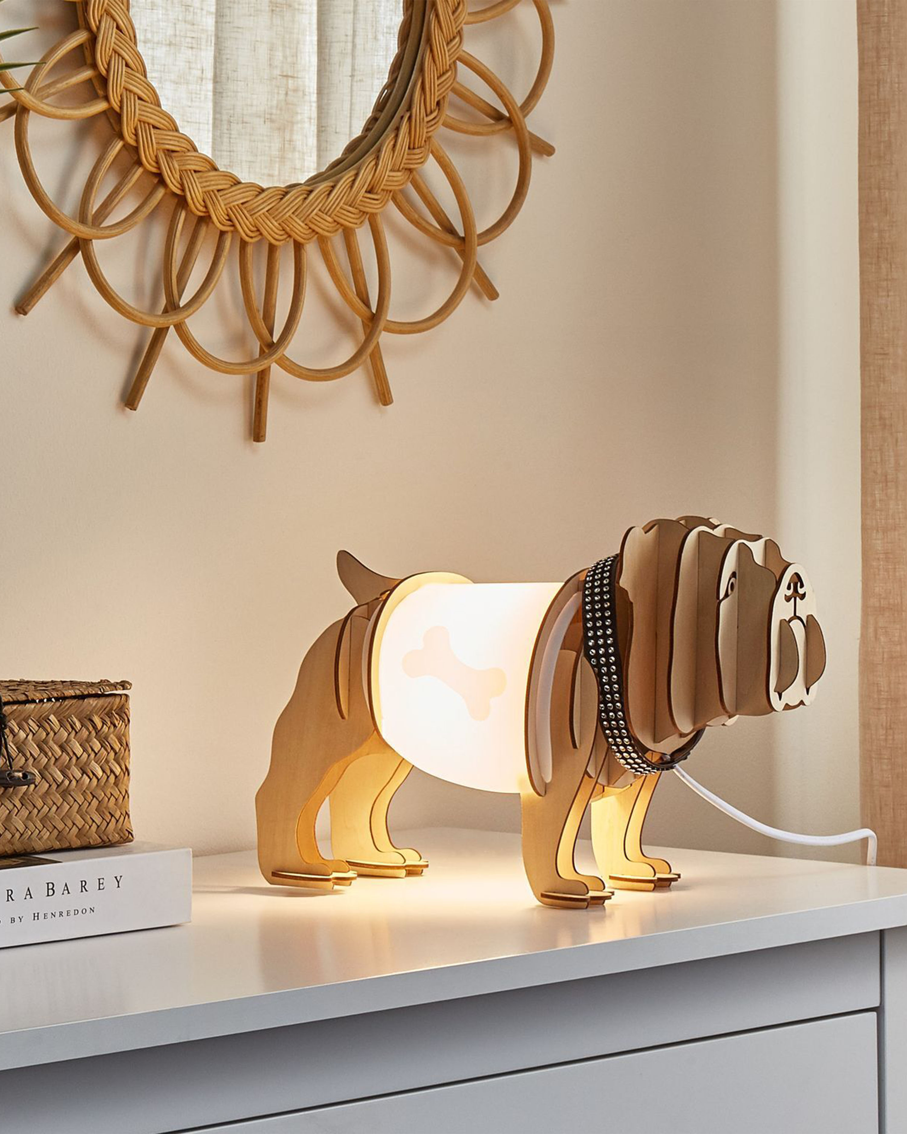 Lampe de table bois clair en forme de chien DOUCE_837106