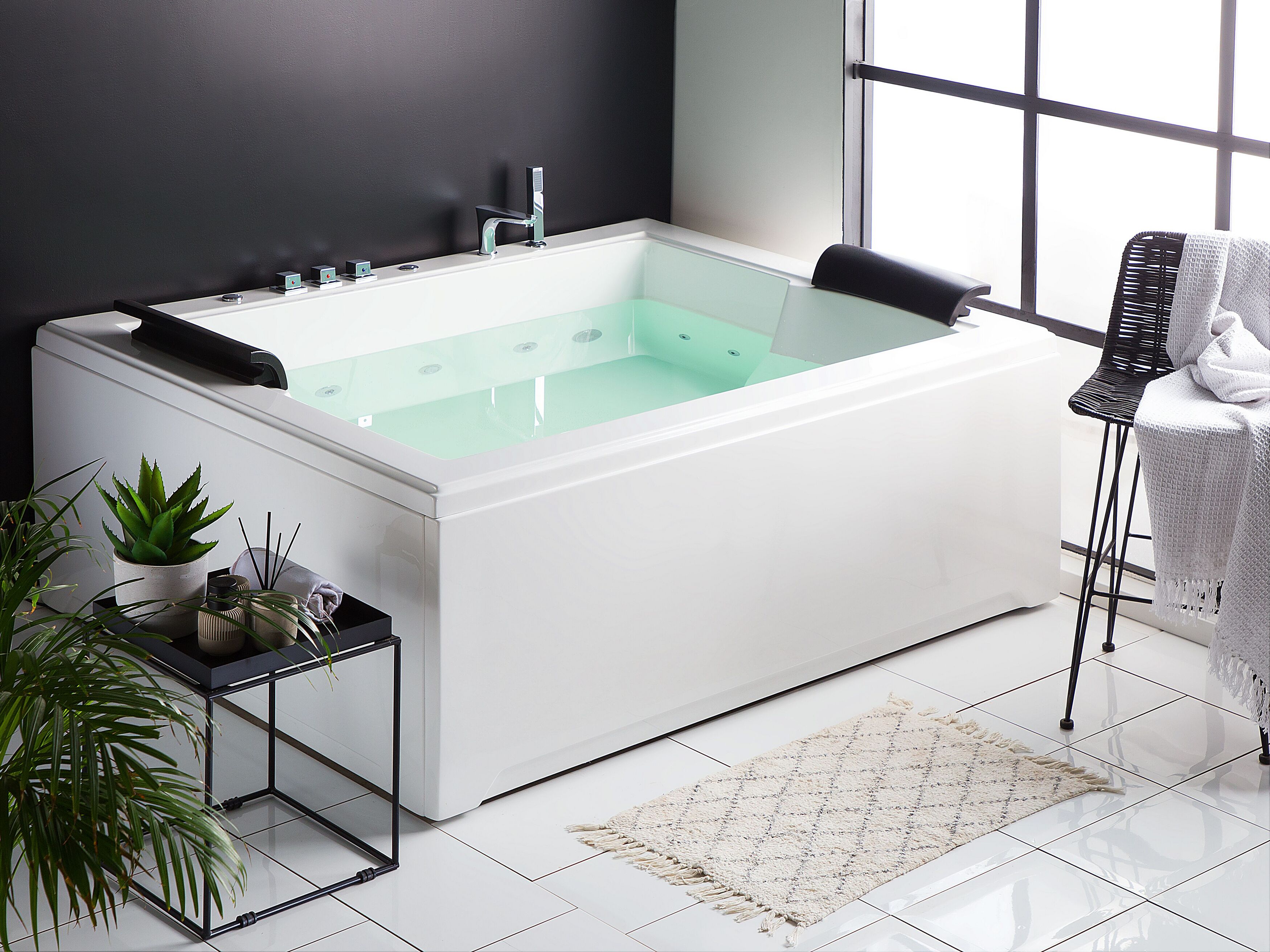 Whirlpool Bath with LED 1830 x 1420 mm White SALAMANCA | Beliani.co.uk