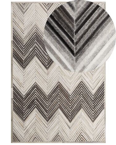Kožený koberec 140 x 200 cm sivý AYTEPE