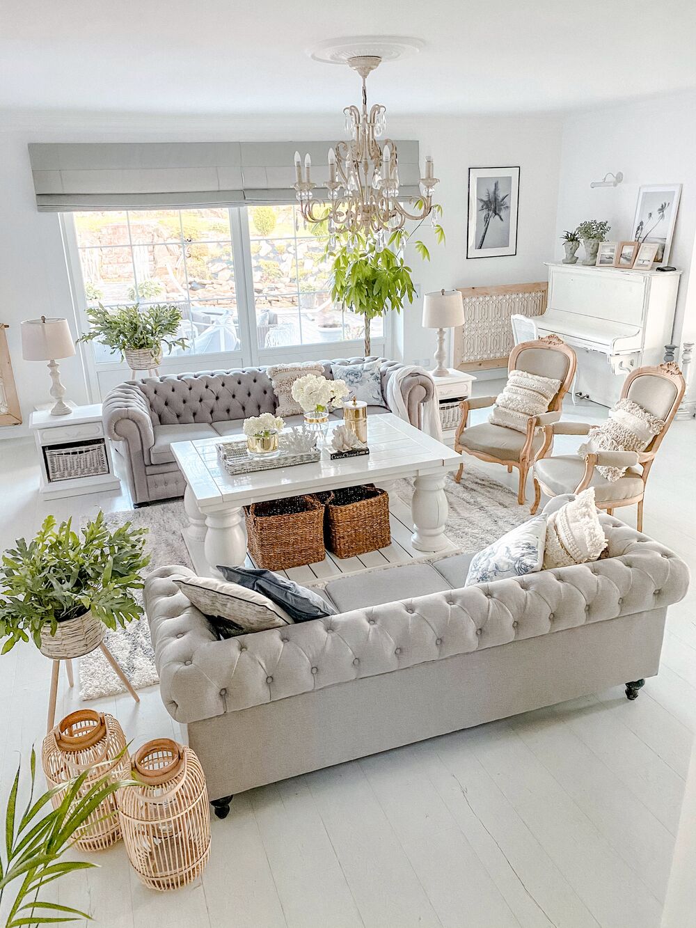 3 Seater Fabric Sofa Light Grey CHESTERFIELD Beliani.co.uk