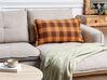Poduszka dekoracyjna w kratę z frędzlami 40 x 70 cm pomarańczowa BARJA_902667