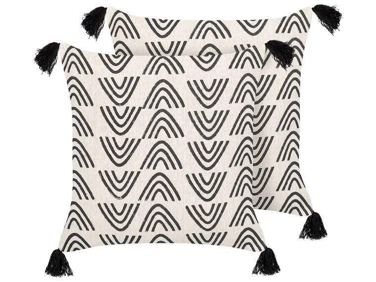 Set of 2 Cotton Cushions Geometric Pattern with Tassels 45 x 45 cm White and Black MAYS_838835