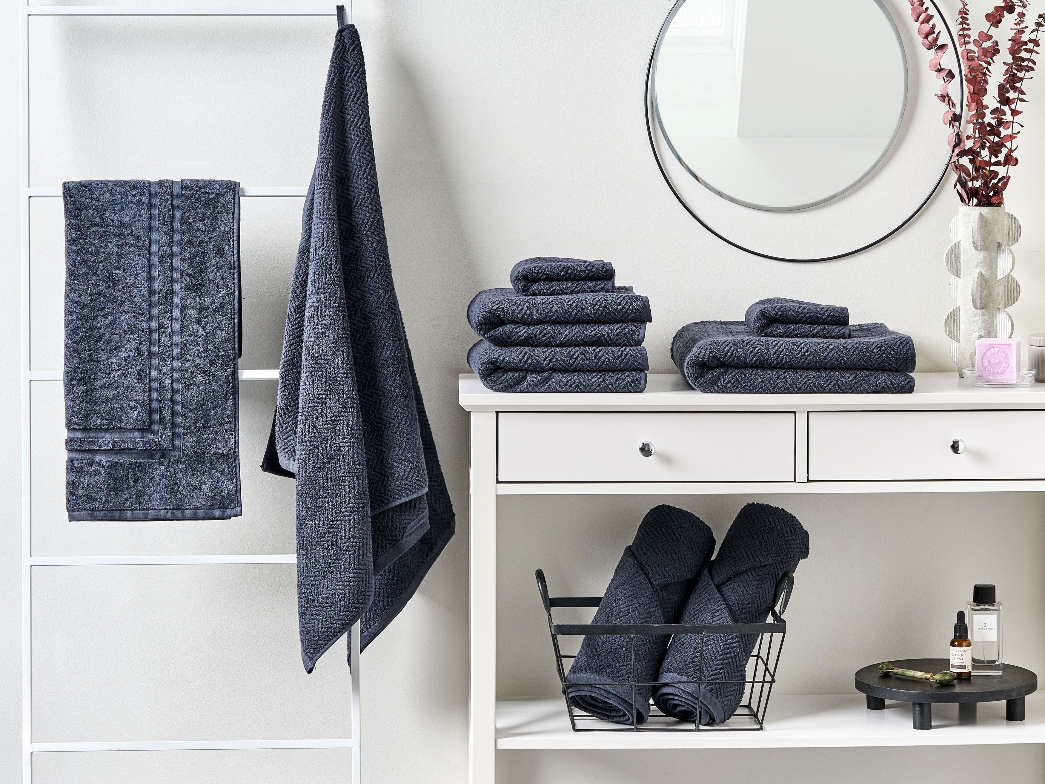 Badehandtuch Set Mit Badematte Frottee Baumwolle Dunkelblau 9 teilig badehandtuch-set-mit-badematte-frottee-baumwolle-dunkelblau-9-teilig