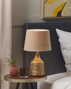 Pöytävalaisin keraaminen kullanruskea WARI Pöytävalaisin keraaminen kullanruskea WARI