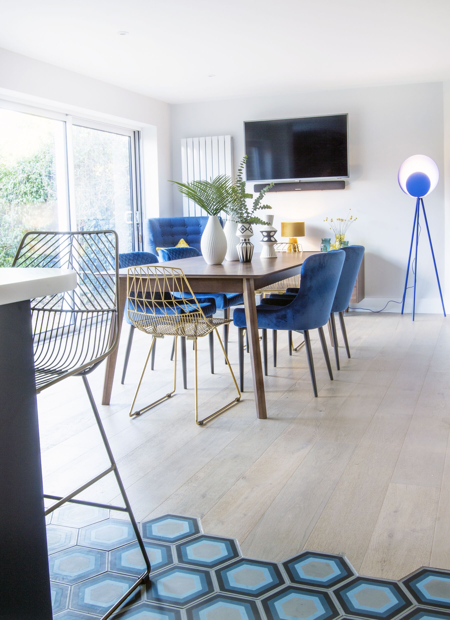 Esstisch dunkler Holzfarbton 200 x 100 cm MADOX | Beliani.de