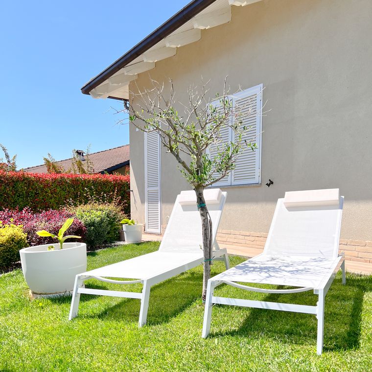 OUTSUNNY LETTINO PRENDISOLE da Giardino, Sedia a Sdraio con Ruote per OUTSUNNY LETTINO PRENDISOLE da Giardino, Sedia a Sdraio con Ruote per