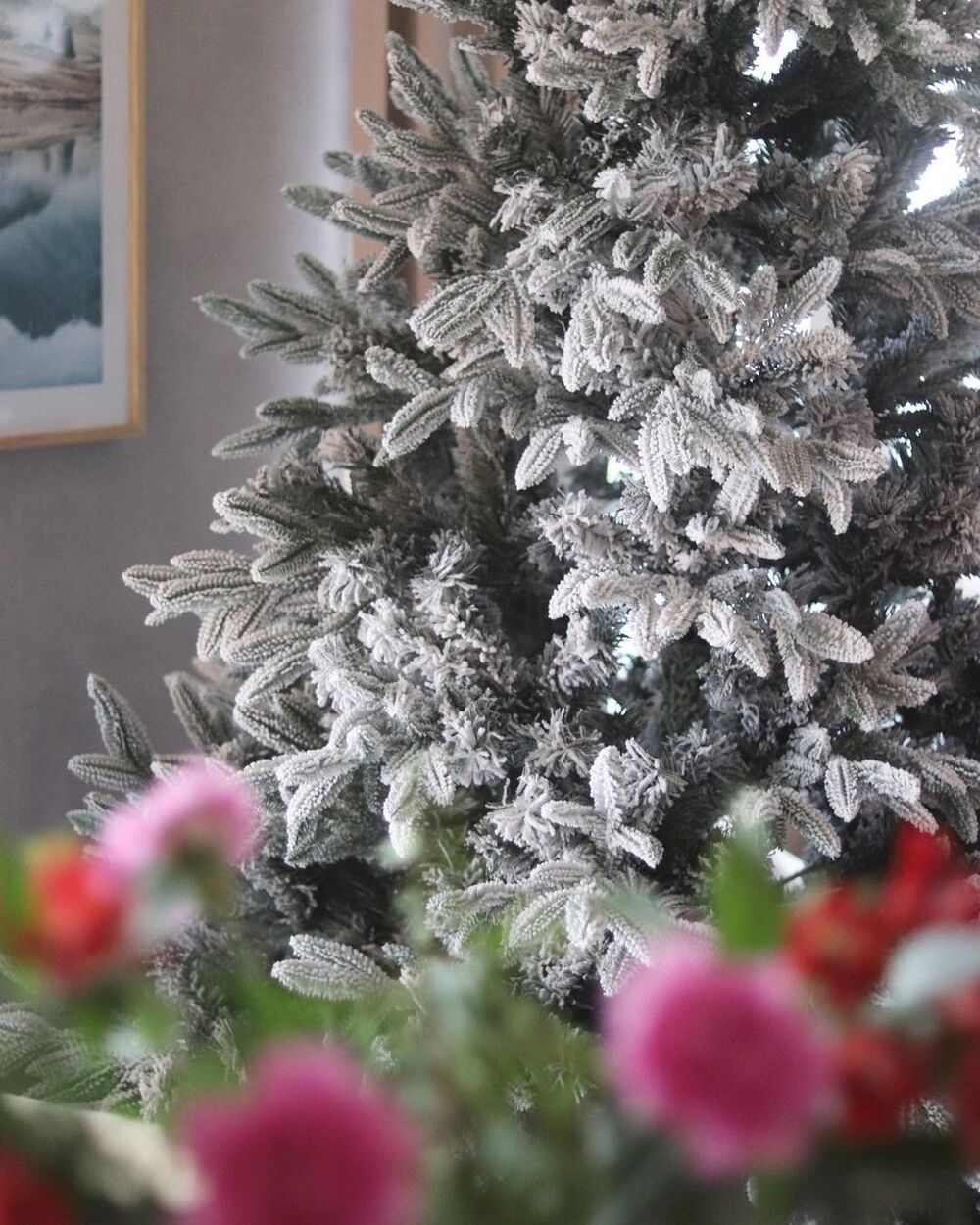 Sapin de Noël recouvert de neige artificielle 120 cm BASSIE | Beliani.fr