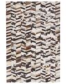 Tapis patchwork à motif zigzag marron et blanc 140 x 200 cm AKYELE_780756