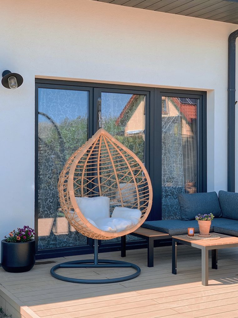PE Rattan Hanging Chair with Stand Natural ARSITA Beliani.co.uk