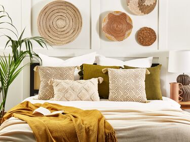 Set of 2 Velvet Cushions Geometric Pattern with Tassels 45 x 45 cm Beige SANTOLINA