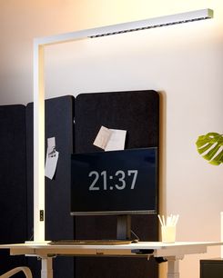 LED-pöytävalaisin alumiini valkoinen OCTANT LED-pöytävalaisin alumiini valkoinen OCTANT