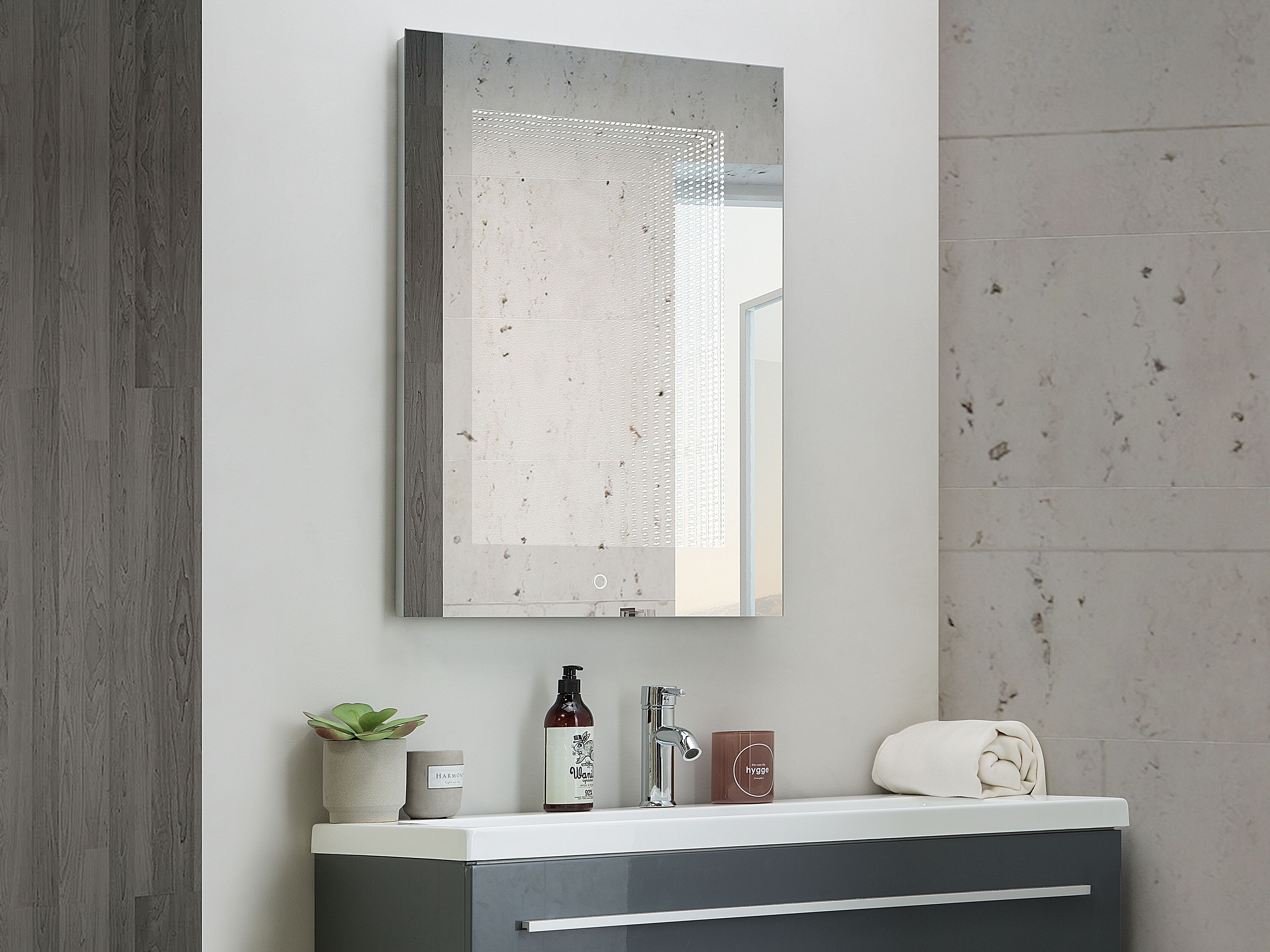 Badspiegel mit LED-Beleuchtung rechteckig 60 x 80 cm ELORN | Beliani.ch