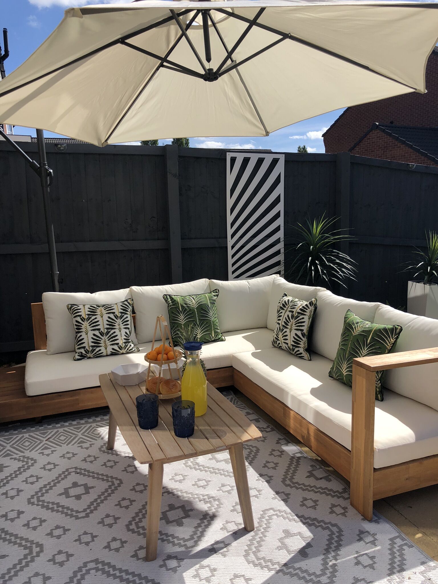 Right Hand 5 Seater Acacia Wood Garden Corner Sofa Set White MARETTIMO