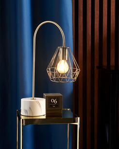 Pöytävalaisin metalli messinki MOONI keskikokoinen