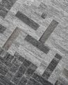 Teppich Leder grau 140 x 200 cm Kurzflor DARA_782428