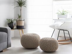 Beige neulottu pallorahi 50x35 cm CONRAD