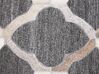 Kožený koberec v šedé a béžové barvě 140 x 200 cm ROLUNAY _780559