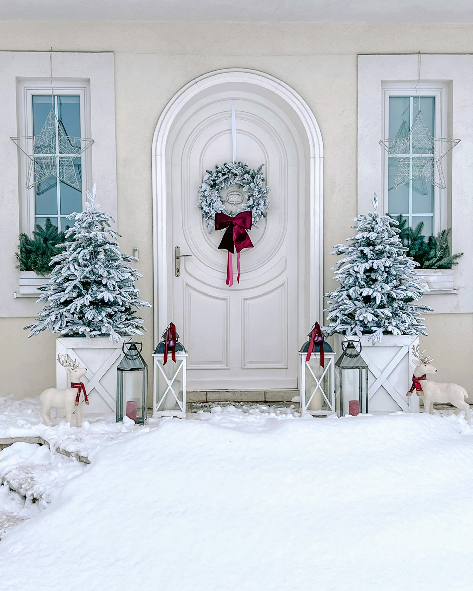Künstlicher Weihnachtsbaum schneebedeckt 120 cm weiß BASSIE_847976