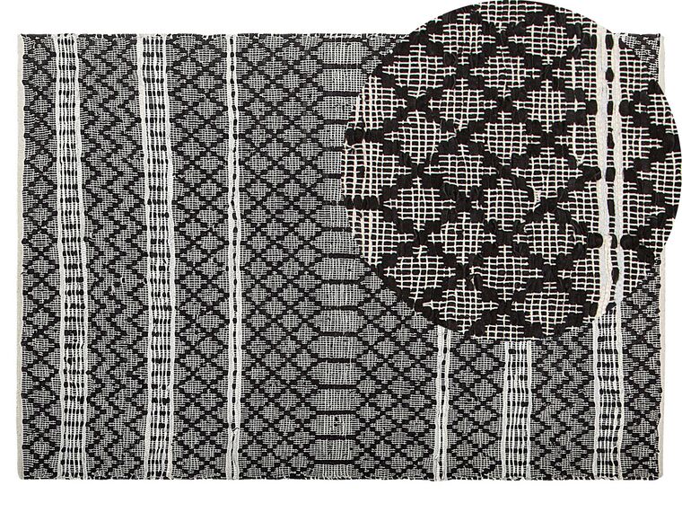 Kožený koberec 140 x 200 cm černý s béžovým FEHIMLI_757896