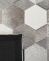 Teppich Kuhfell grau / weiß 140 x 200 cm geometrisches Muster Kurzflor SASON_764764