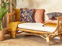 Koristetyyny sametti monivärinen 45 x 45 cm MORUS Koristetyyny sametti monivärinen 45 x 45 cm MORUS