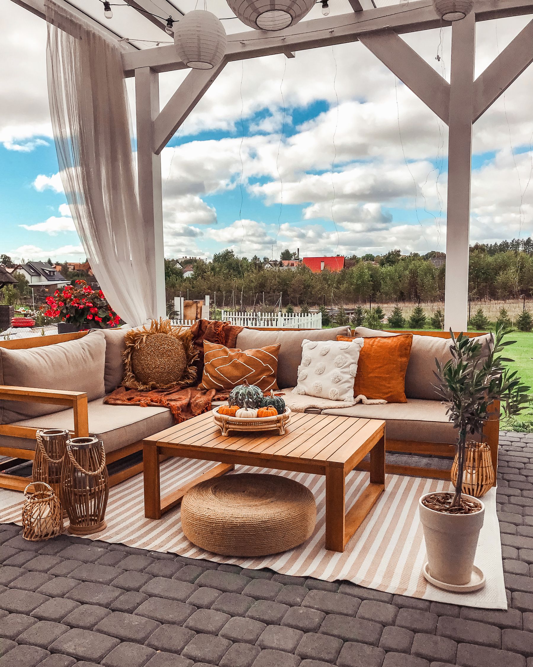 Salon de jardin en bois d'acacia taupe TIMOR | Beliani.fr