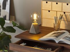 Pöytävalaisin betoni vaaleanharmaa SAJA Pöytävalaisin betoni vaaleanharmaa SAJA