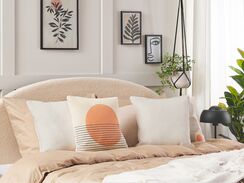 Valkoinen koristetyyny setti 2 kpl 45 x 45 cm HELIOTROPE Valkoinen koristetyyny setti 2 kpl 45 x 45 cm HELIOTROPE