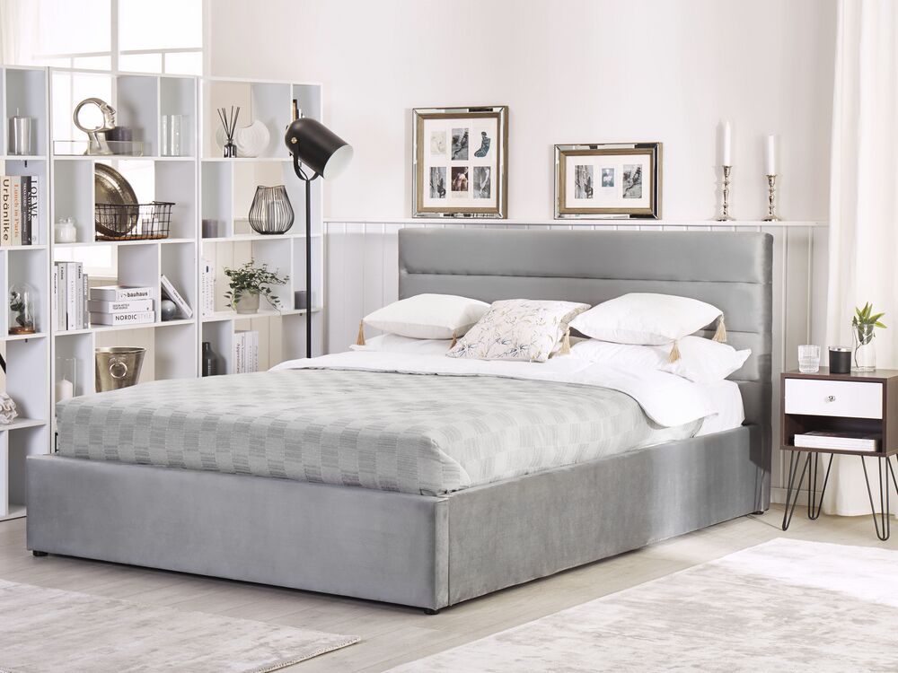 Letto Contenitore Una Piazza E Mezzo In Velluto Grigio Chiaro 140 X 200 Cm Landes Beliani It