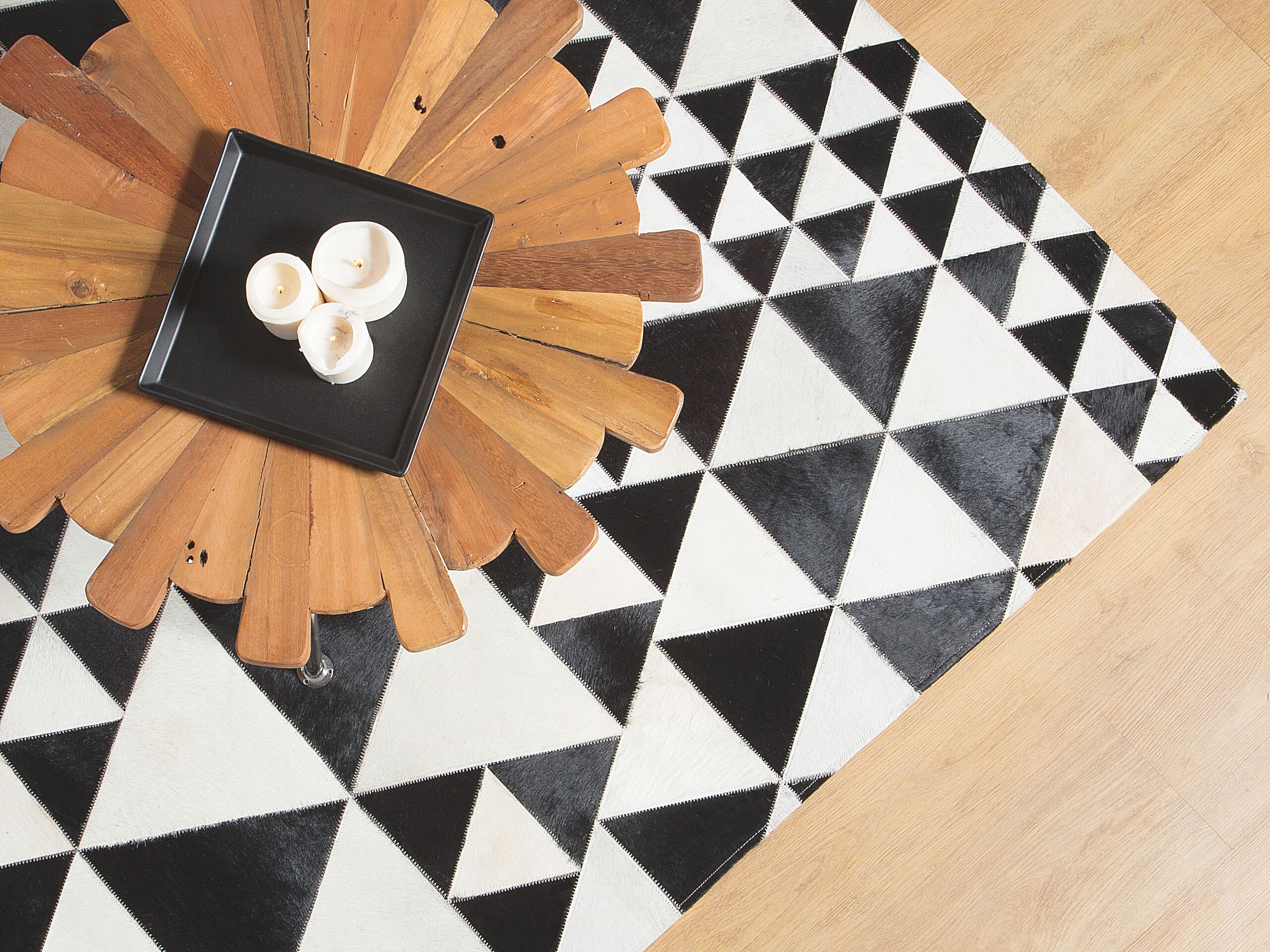 Tapete em pele genuína 160 x 230 cm preto e branco ODEMIS