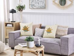 Koristetyyny oranssi kirjailtu 45 x 45 cm 2 kpl DAVALLIA Koristetyyny oranssi kirjailtu 45 x 45 cm 2 kpl DAVALLIA