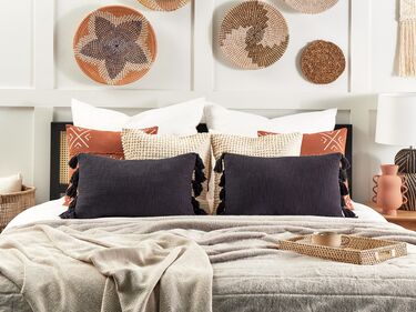 Set of 2 Cotton Cushions With Tassels 35 x 55 cm Grey LYTHRUM