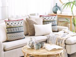 Koristetyyny puuvilla monivärinen geometrinen kuvio 50 x 50 cm SOUK Koristetyyny puuvilla monivärinen geometrinen kuvio 50 x 50 cm SOUK