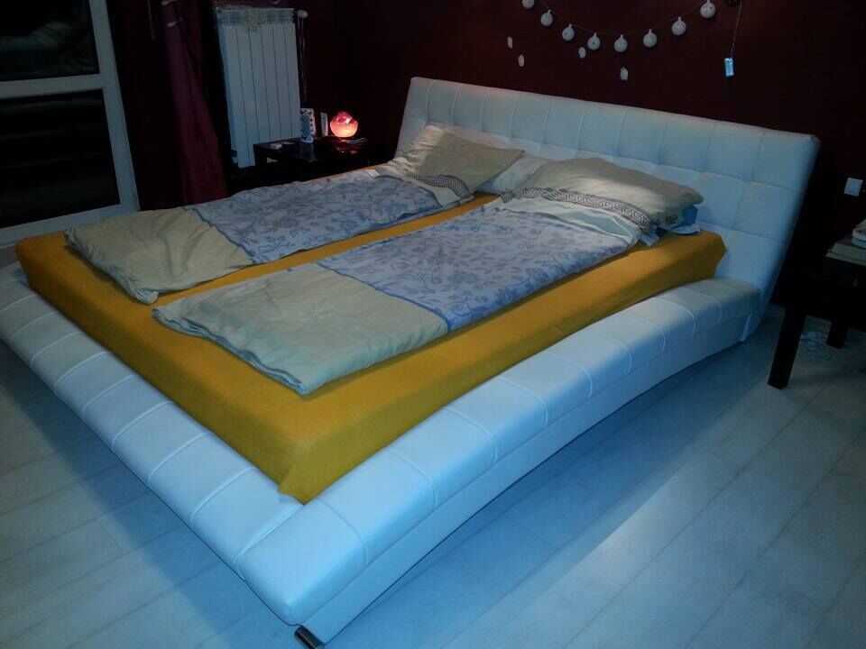 Cama de agua en piel blanca 180x200 cm LILLE Beliani.es