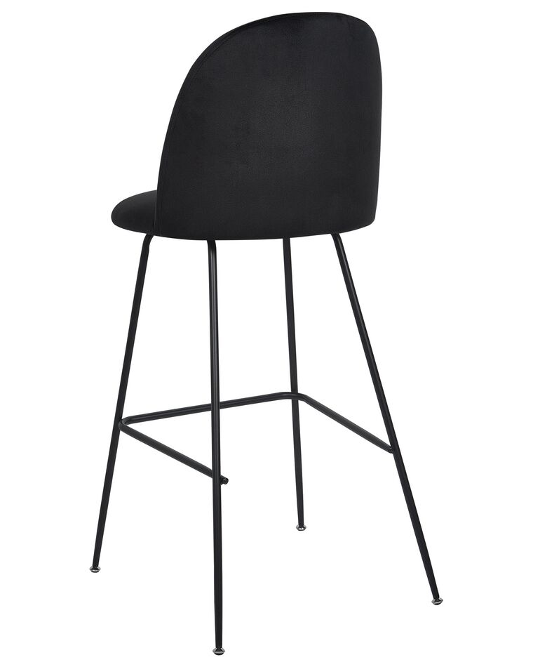 Set di 4 sgabelli da bar MADY con braccioli in velluto nero Set di 4 sgabelli da bar MADY con braccioli in velluto nero
