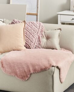 Tekotalja vaaleanpunainen 60 x 90 cm UNDARA Tekotalja vaaleanpunainen 60 x 90 cm UNDARA