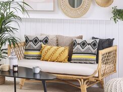 Koristetyyny beige/musta kirjailtu 45 x 45 cm 2 kpl TAXUS Koristetyyny beige/musta kirjailtu 45 x 45 cm 2 kpl TAXUS