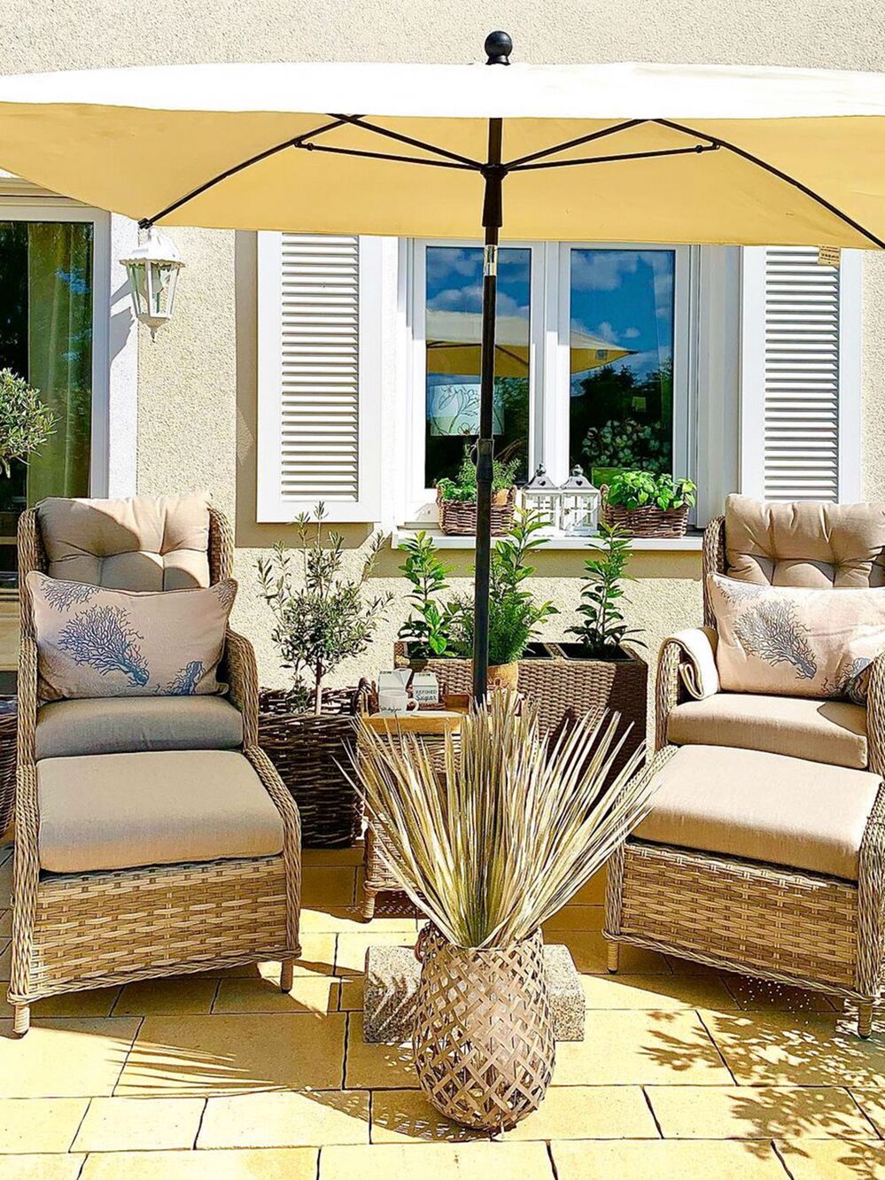 Lounge Set Rattan hellbraun 2-Sitzer Auflagen beige PONZA | Beliani.de