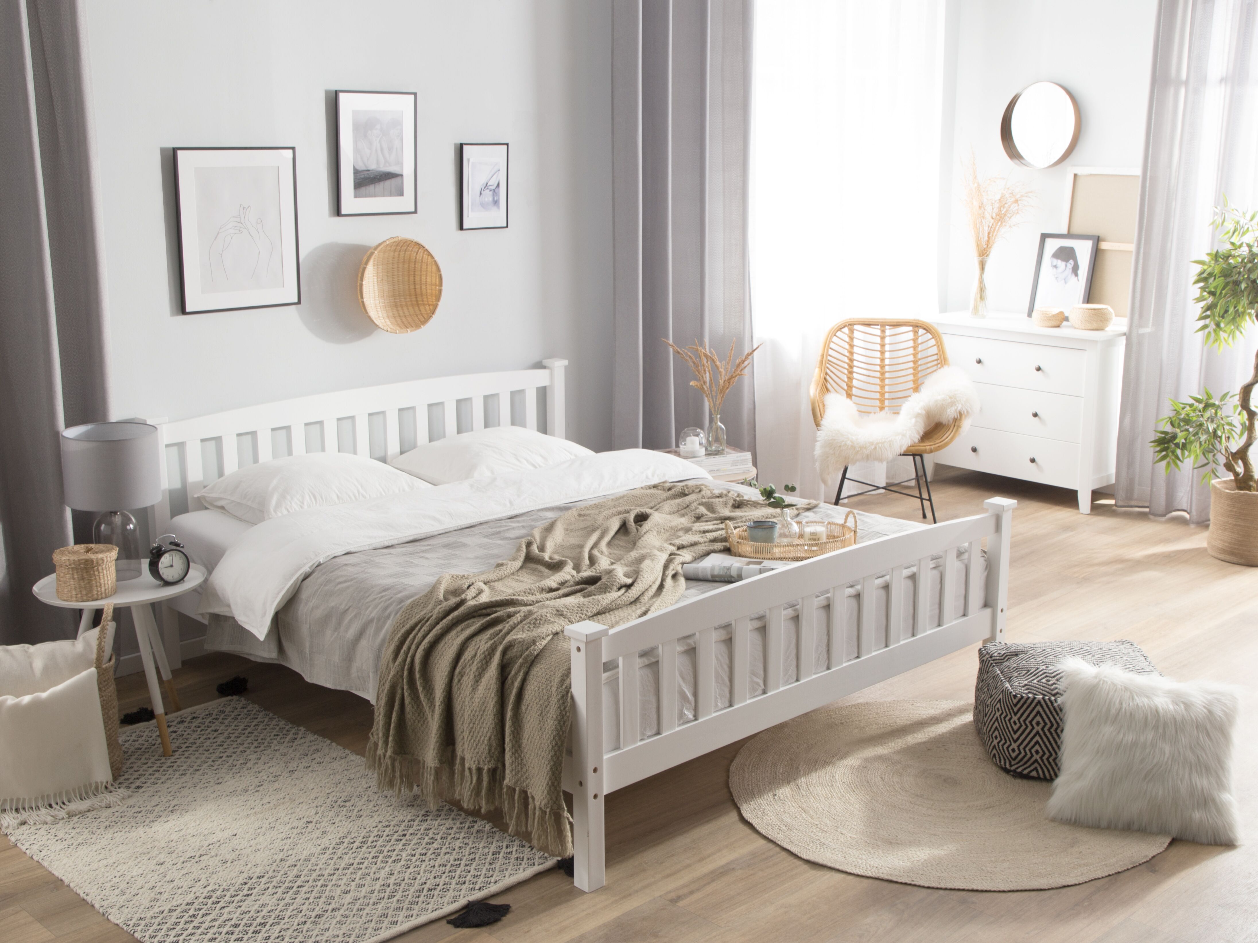 Holzbett weiss Lattenrost 180 x 200 cm GIVERNY | Beliani.ch