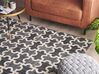 Kožený koberec 140 x 200 cm sivá/béžová YEDISU_780624
