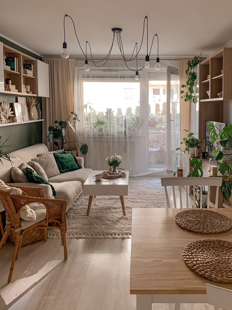 Wooden Dining Table 150 x 90 cm White Beliani.co.uk