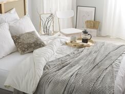 Viltti 200 x 220 cm vaaleanharmaa SAMUR Viltti 200 x 220 cm vaaleanharmaa SAMUR