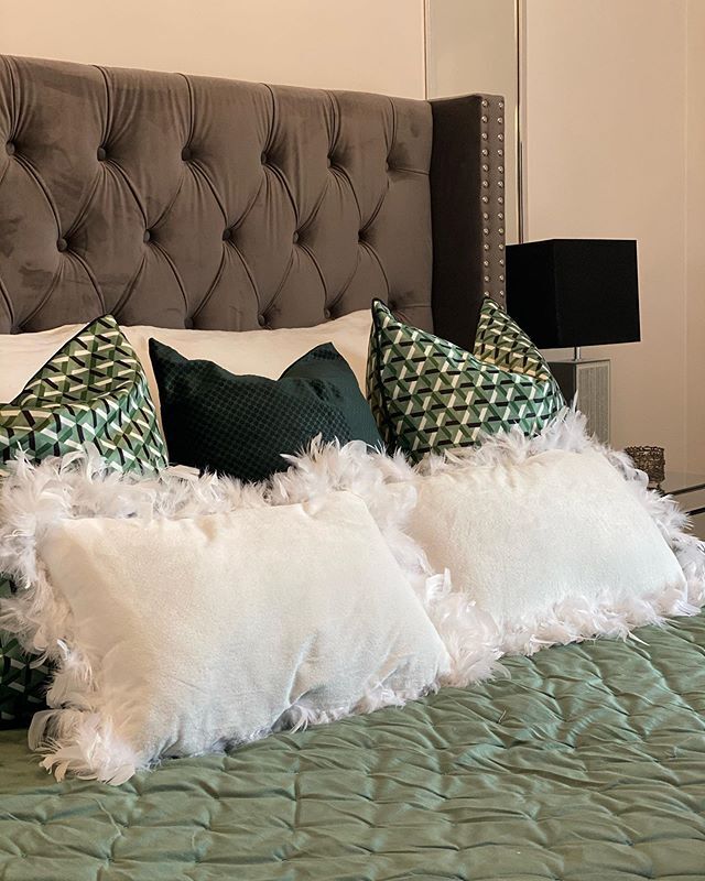 Cama de terciopelo beige varios tamaños LUBBON | Beliani.es