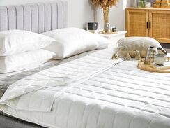 Peitto polyesteritäyte 2 osaa ympärivuotinen 135 x 200 cm JANNU