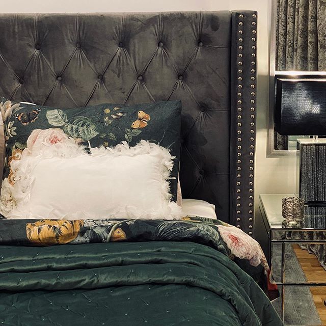 Lit double en velours gris 180 x 200 cm LUBBON Beliani.fr